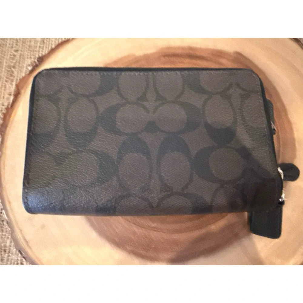 Coach Medium Id Zip Wallet In‎ Signature Canvas Black & Brown New 228$
